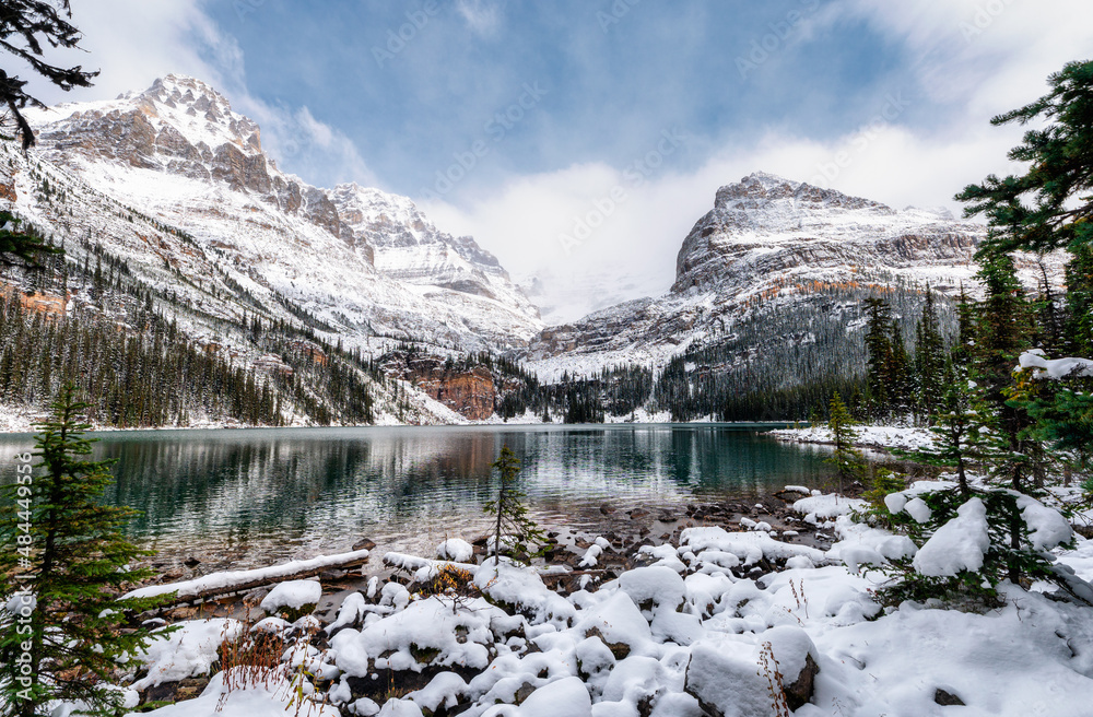 Scenery of Rocky mountains with snow covered on Lake O'hara at Yoho national park