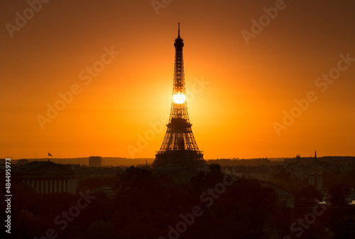 Eiffel Tower Sunset © zxvisual