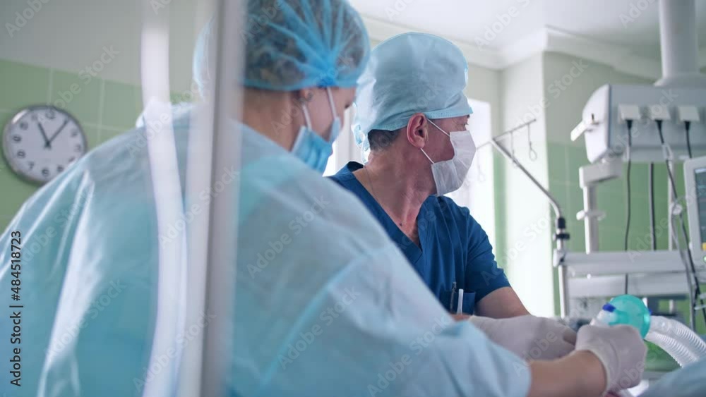 Introducing a patient to anesthesia before surgery Introducing a patient to anesthesia before surgery