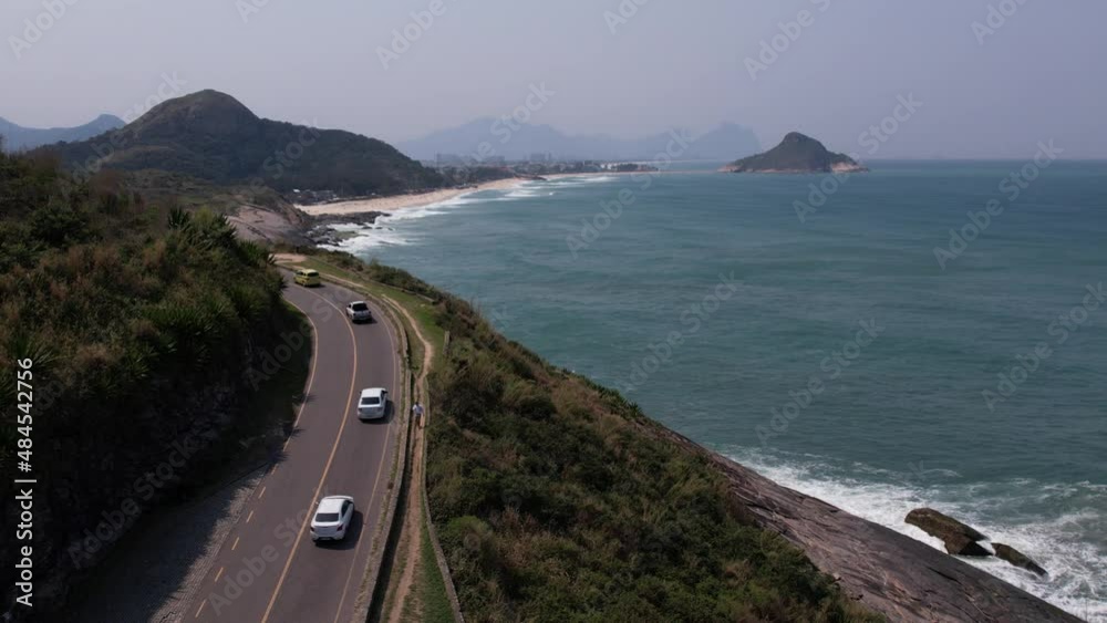 PRAINHA RIO DE JANEIRO, Uma pequena faixa de areia com 700m de extensão de mar forte, localizada no fim da praia do Recreio. A praia preferida dos surfistas, com ondas perfeitas e ...