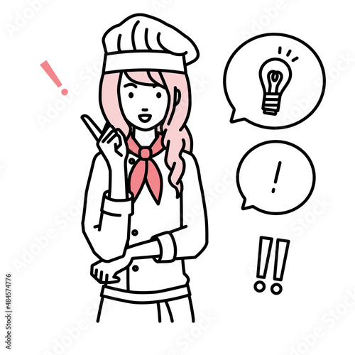 立って素晴らしいアイデアをひらめいた調理師の女性 フキダシに電球と感嘆符のセット