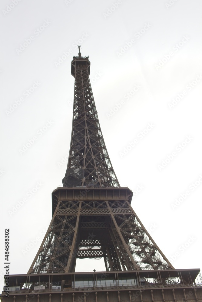 Obraz premium the eiffel tower in paris