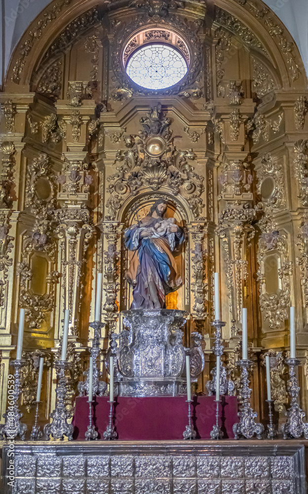Retablo en la capilla de san José en la catedral de Valladolid, España