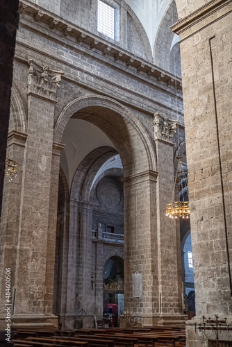 Arquitectura interior catedral de estilo herreriano y barroco siglo XVI de Valladolid, España © David Andres