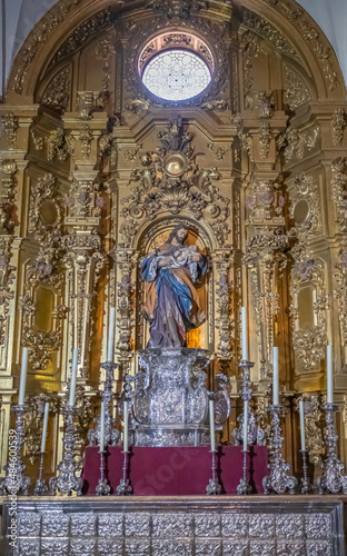 Retablo en la capilla de san José en la catedral de Valladolid, España