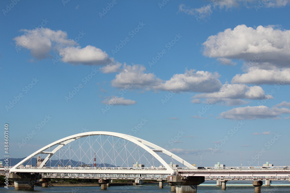 橋と空