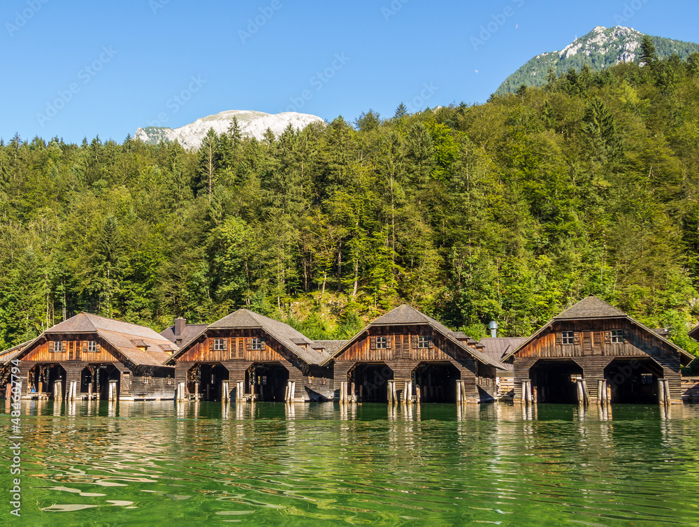 Obraz premium Bootshäuser in Schönau am Königssee Berchtesgadener Alpen