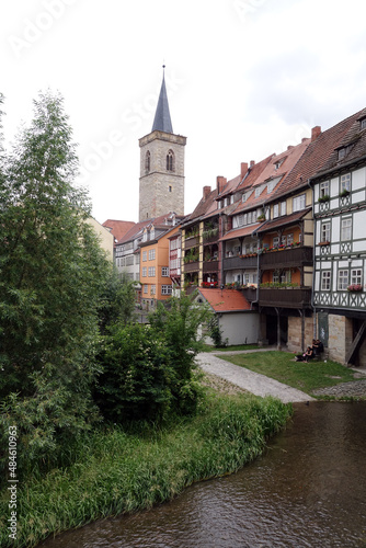 Turm der Ägidienkirche und Krämerbrücke in Erfurt photo