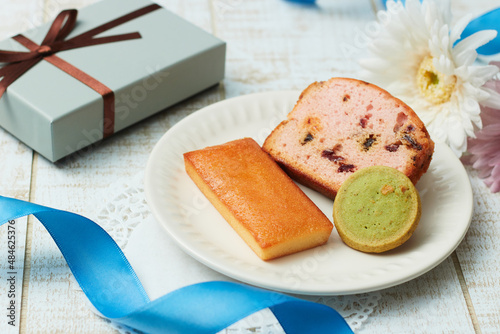 プレゼントにおすすめの洋菓子盛り合わせ(パウンドケーキ、クッキー、フィナンシェ)