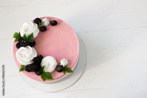 Modern mousse cake whith fresh blackberry and merinque, berry cake, fruits cake, cake design, cake decoration, photo