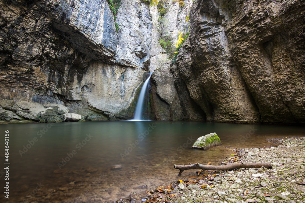 The Momin Skok waterfall near Emen in Bulgaria - autumn landscape - obrazy, fototapety, plakaty 