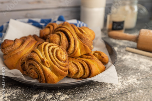Franzbrötchen mit Süssteig und Zimt photo