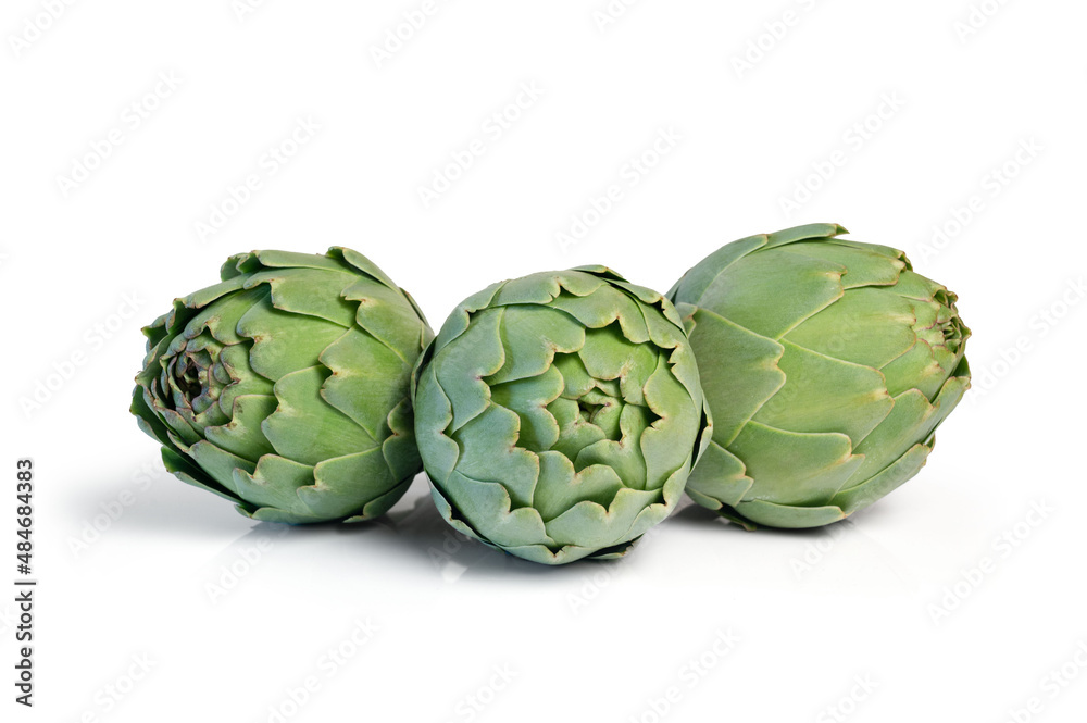 Fototapeta premium Fresh artichokes isolated from the background