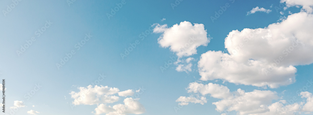 Obraz premium Few clouds in blue sky, summer sky background, copy space