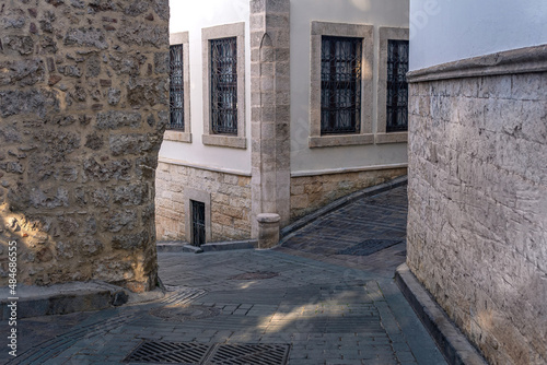 Fototapeta Naklejka Na Ścianę i Meble -  crossing of narrow streets in Kaleiçi - historic city center of Antalya, Turkey