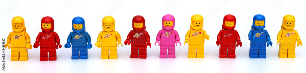 Naklejka premium lego astronauts lined up