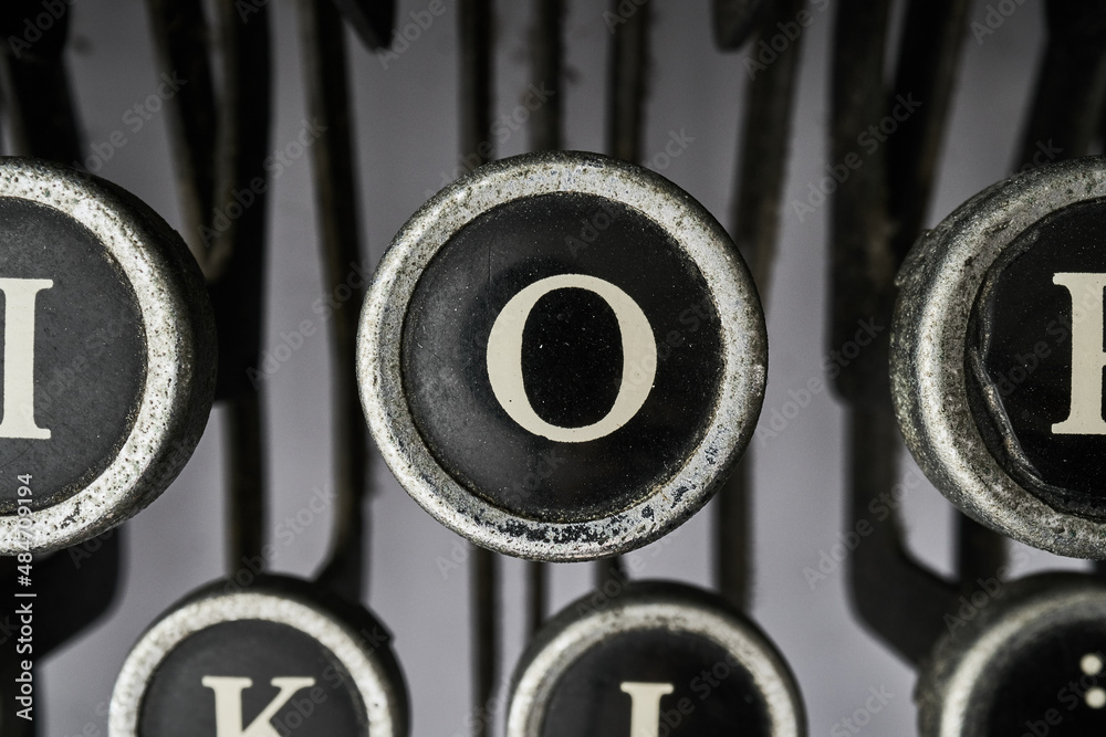 O - old typewriter keys
