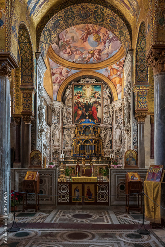 L'interno della chiesa di Santa Maria dell'Ammiraglio, città di Palermo IT 