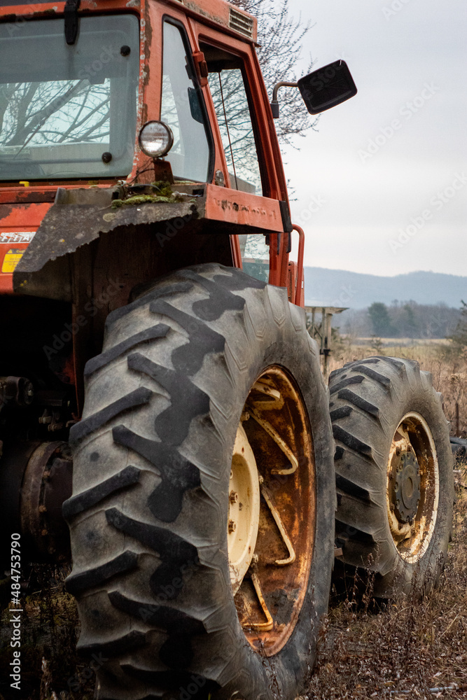 Fototapeta premium tractor in the field