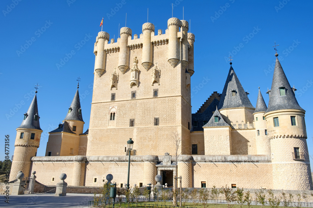 Alcazar fortress in Segovia, Castilla y León, Spain Alcazar fortress in Segovia, Castilla y León, Spain