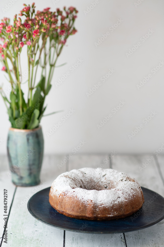 Simple round cake