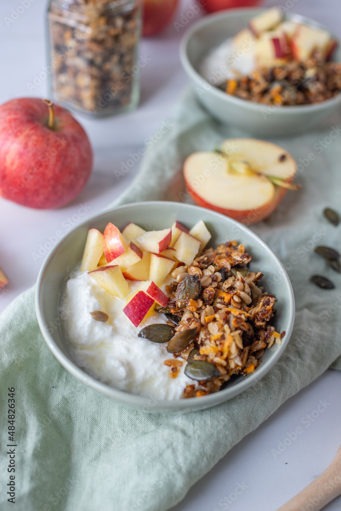 Fototapeta premium home made apple granola