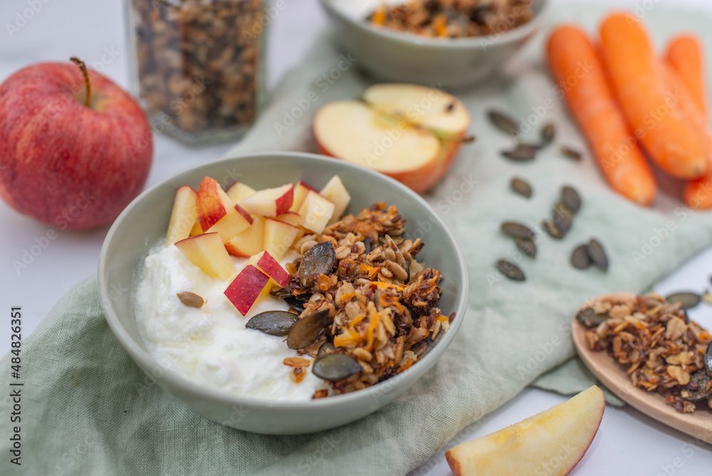 Fototapeta premium home made apple granola
