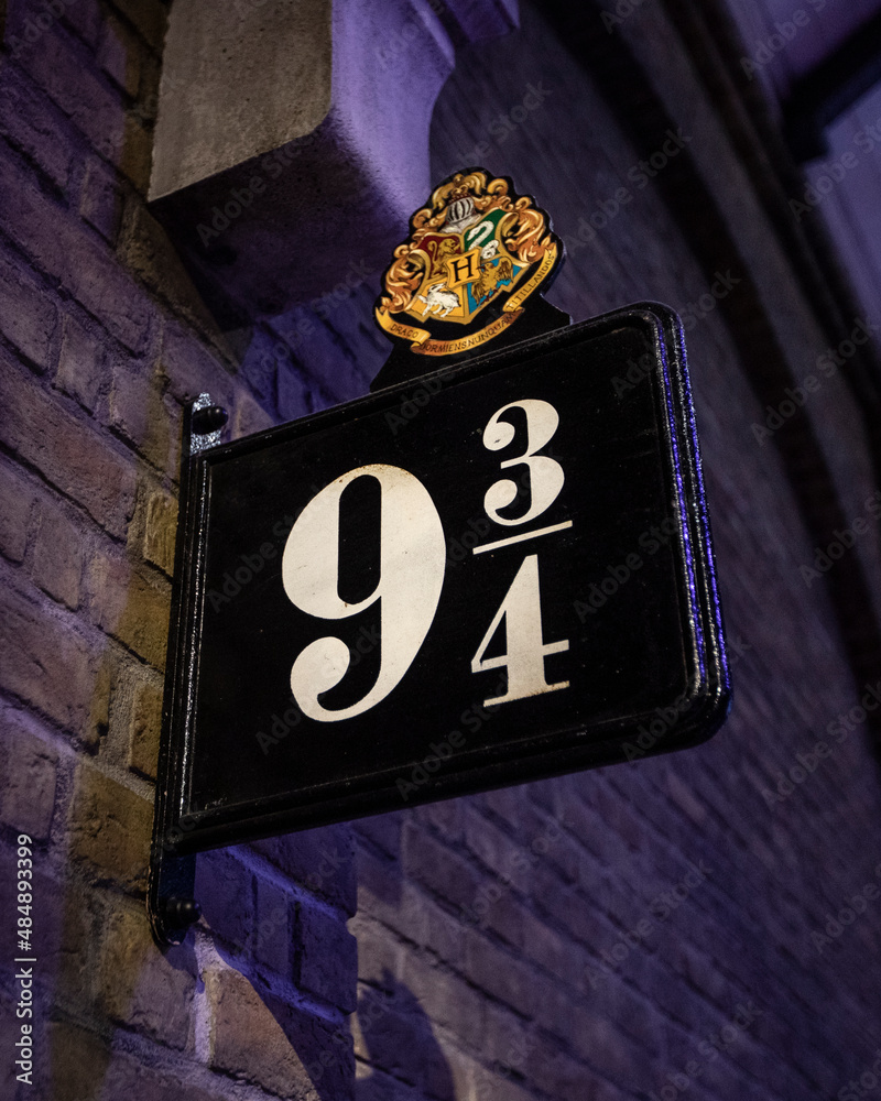 Fototapeta premium Platform 9 and Three-Quarters at the Making of Harry Potter Studio Tour, UK