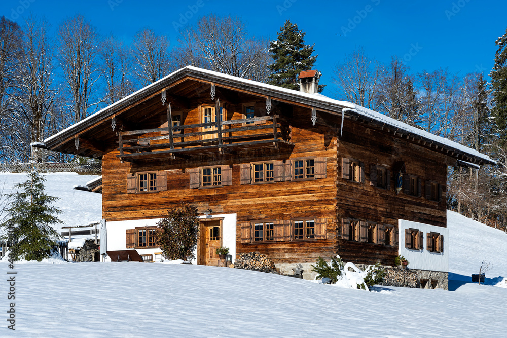 Bauernhaus in Oberstdorf in Winterlandschaft
