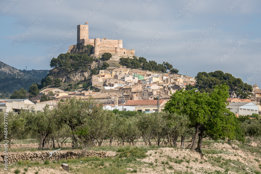 Pueblo y castillo de Biar en la provincia de Alicante y comunidad de Valencia, España