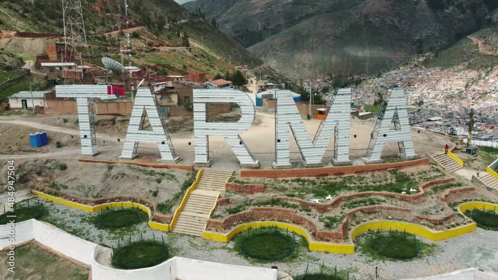 letras en el mirador TARMA JUNÍN PERÚ 