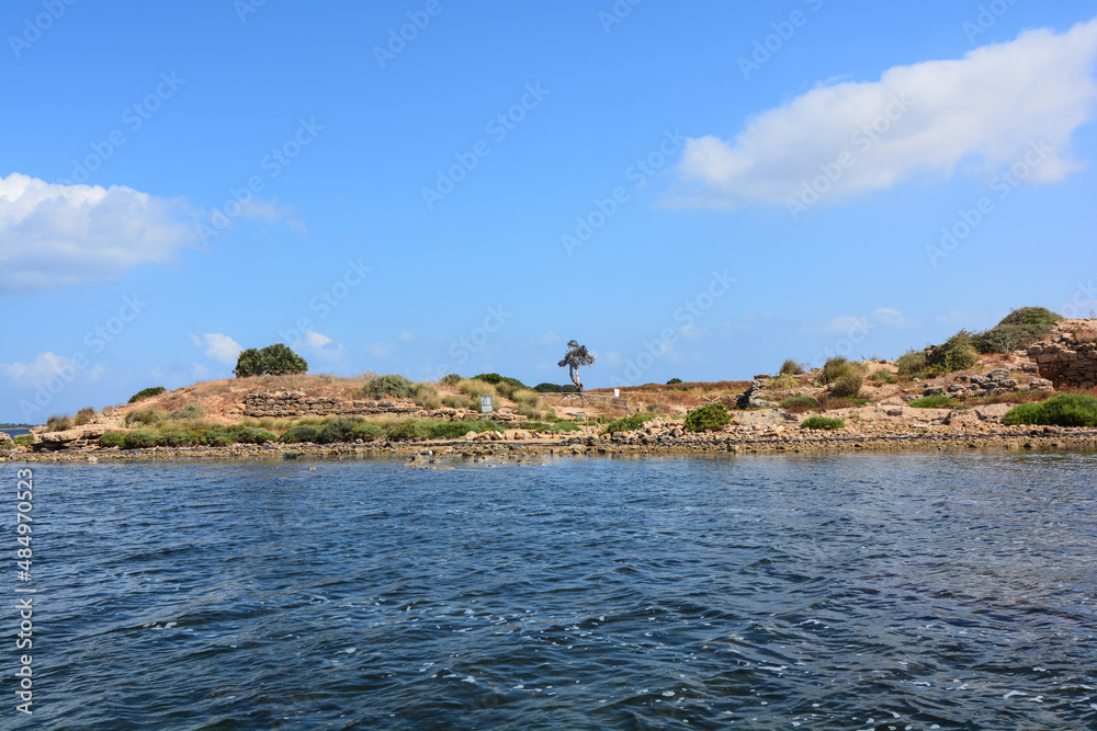 costa dell'isola di favignana in sicilia