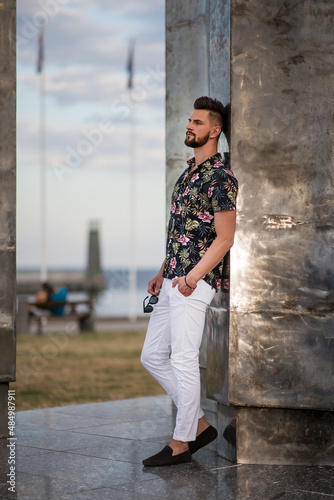 Mateusz Komorowski Gdynia nad morzem spacer pokaz mody fashion