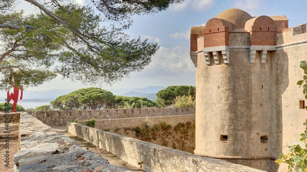 Foto de port de plaisance de SaintTropez sur la french Riviera dans le
