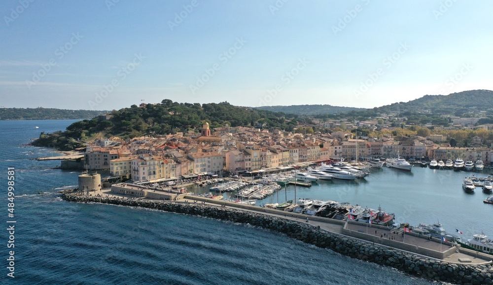 port de plaisance de Saint-Tropez sur la french Riviera dans le Var, sud de la France