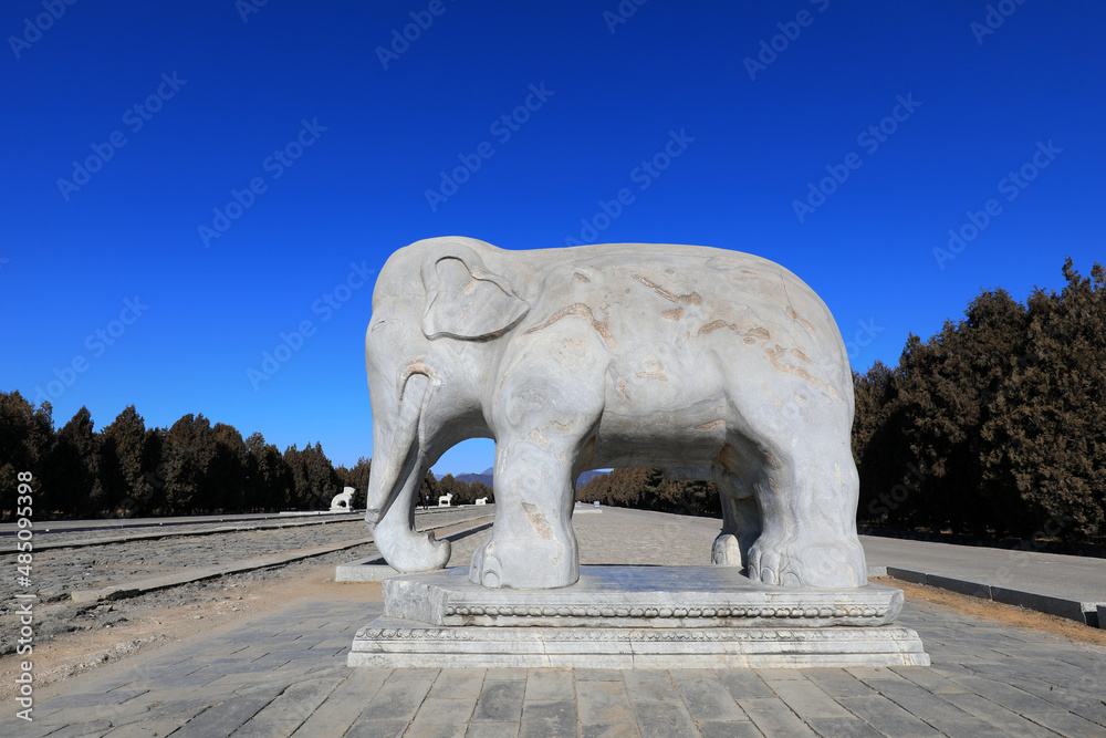 Stone carvings are built in the scenic spot of the eastern Mausoleum of the Qing Dynasty, China