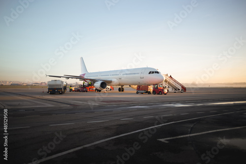 Airplane ready to take off at the airport © Eduardo