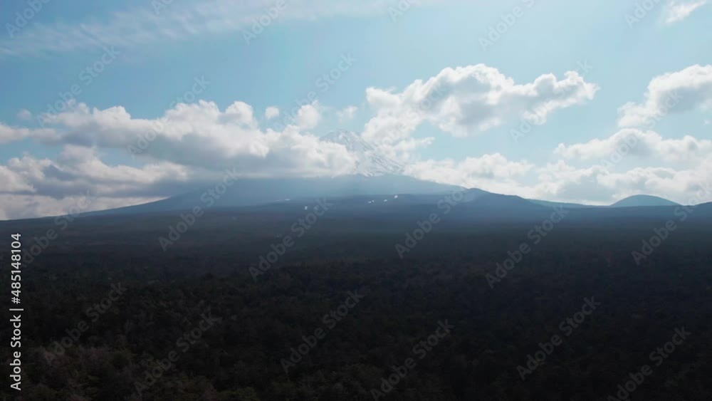 樹海と富士山の空撮動画 樹海と富士山の空撮動画