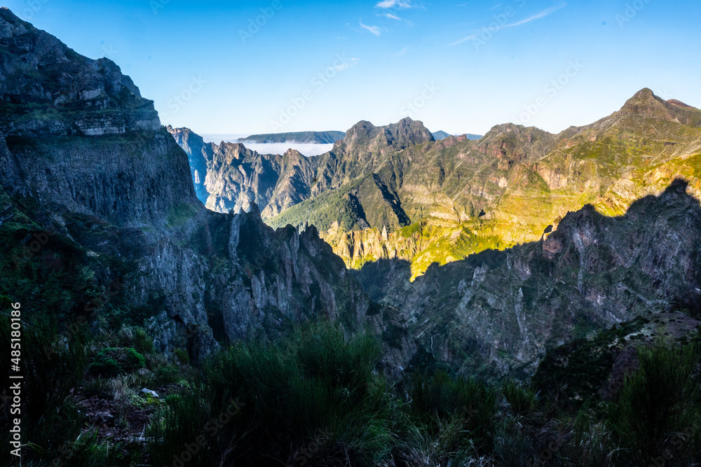 Madeira - From Pico do Arieiro to Pico Ruivo 
