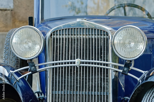 Oldtimer Opel, altes sehr gut restauriertes Auto, blau Lackiet, Opel Blitz photo