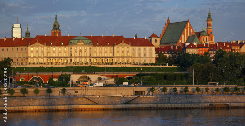 Warszawa, Zamek Królewski w Warszawie, rzeka Wisła, katedra panorama wschód słońca