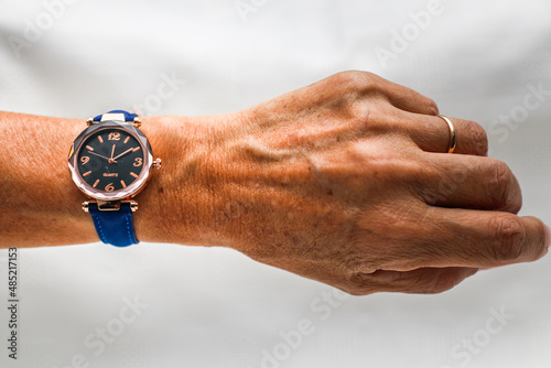 reloj de pulsera azul 