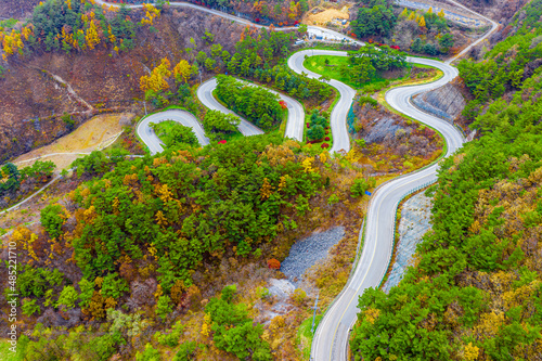 Fotografia Autumn road photos taken by drone