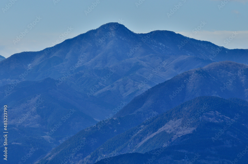 丹沢山地の高松山山頂から望む金時山
