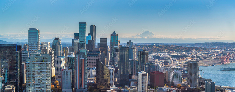 Fototapeta premium Cityscape view from the Space Needle at Tacoma, Washington, United States