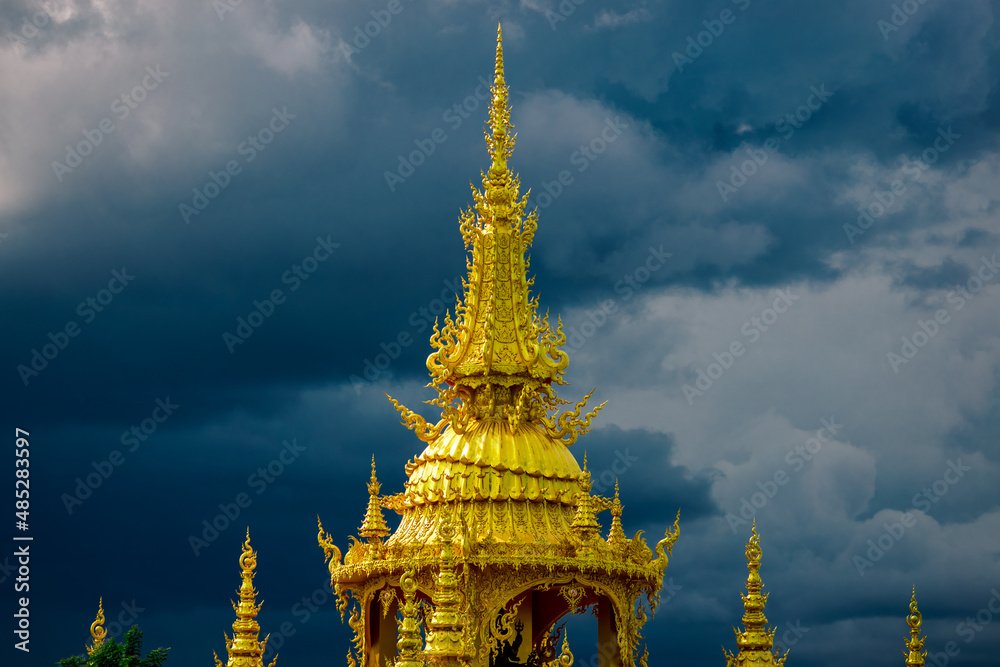 Naklejka premium background Wat Rong Khun The White Temple and pond with fish, in Chiang Rai, Thailand