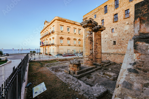 Fototapeta Naklejka Na Ścianę i Meble -  Greek columns from the Temple of Poseidon in Taranto