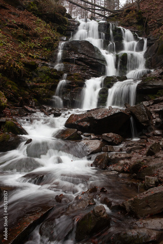 Shypit is a waterfall is located on the Pylypets River  about 6 kilometers from the village of Pylypets  Mizhhiria Raion  Zakarpattia Oblast of western Ukraine The waterfall is 14 meters high.