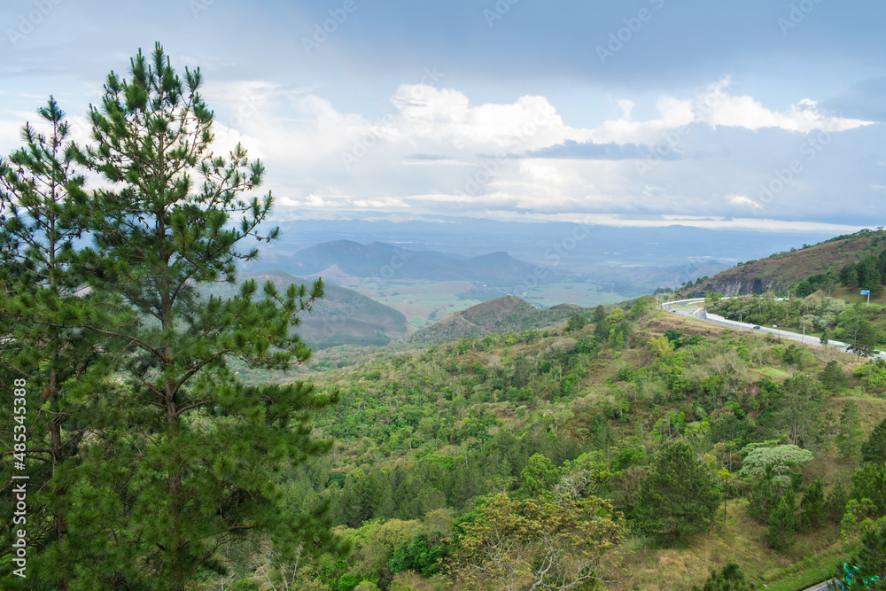 Obraz premium A view of the mountains from the Nossa Senhora Auxiliadora Viewpoint near Eugenio Lefevre train station - Santo Antonio do Pinhal, Brazil
