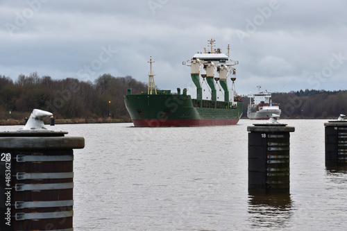 Frachtschiff im Nord-Ostsee-Kanal  photo